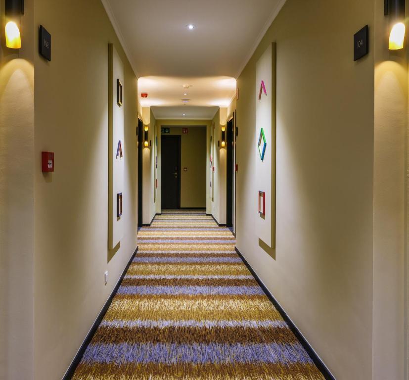 Top Amory By Hyllit 3*